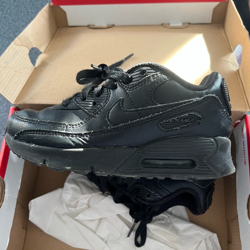 NIKE AIR MAX 90 CASUAL KIDS SHOES